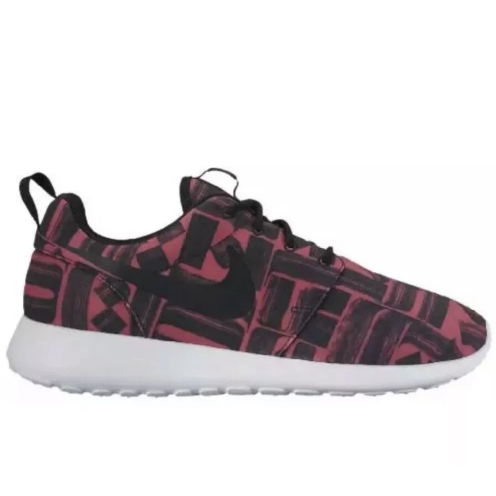 New Nike Women Roshe One Print Burgundy Black Shoe 8 Felt Geometric Running